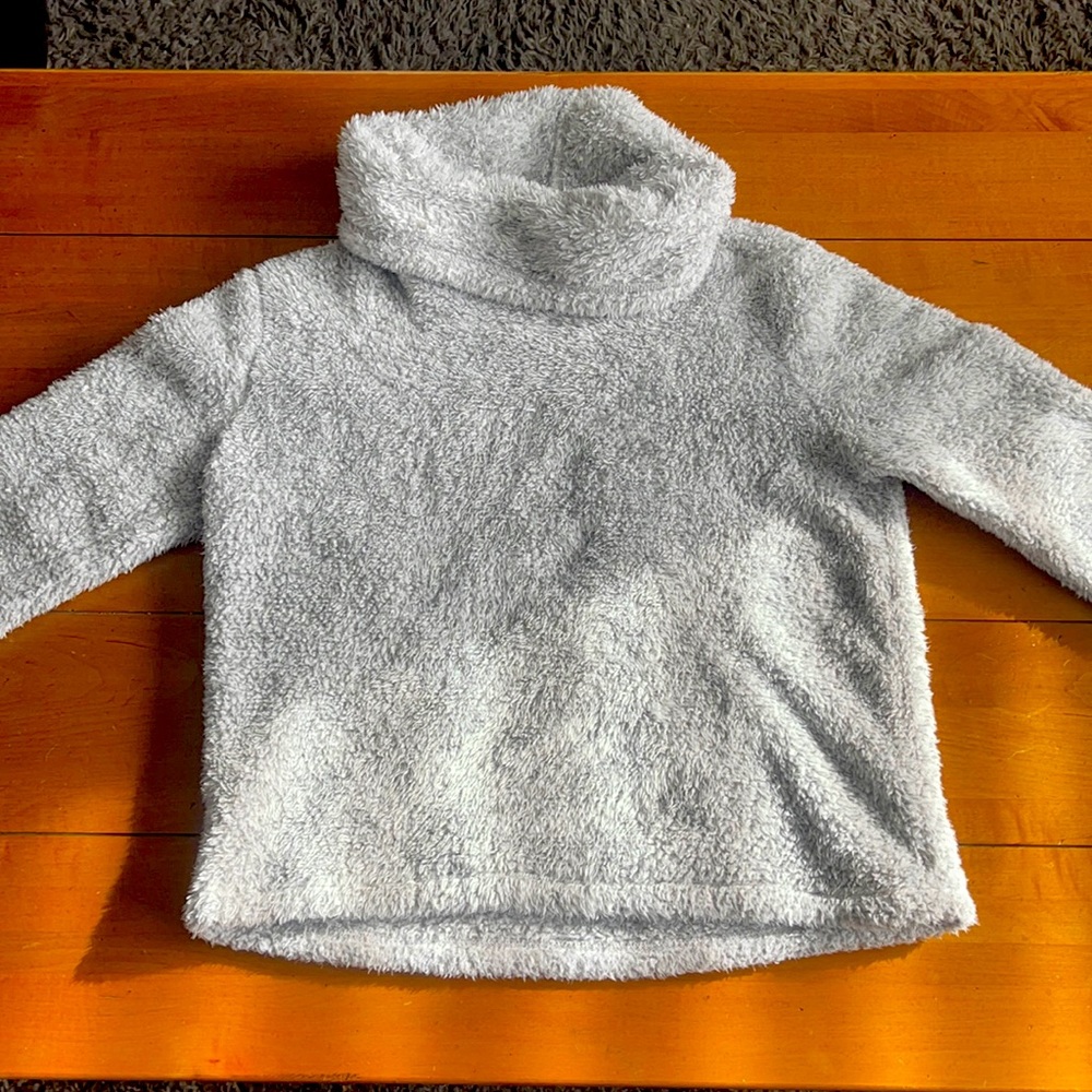 Aerie grey sherpa ; size: M ; condition: *NEW*